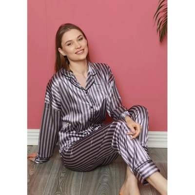 Сатенена пижама на райе в лилаво и сиво