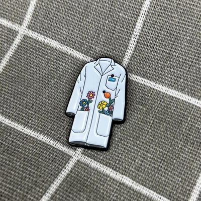 Pinarna Laboratorní plášť s kytičkami našedivělý – Zboží Dáma