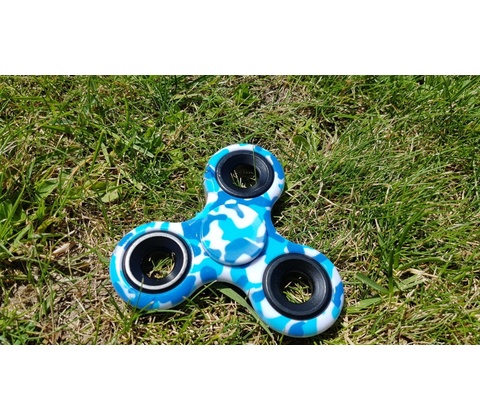 Fidget spinner maskáčový