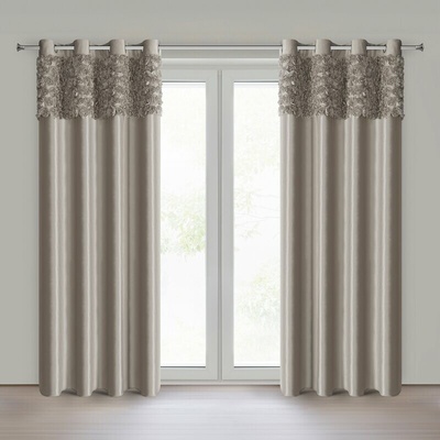 Takoy Závěs béžový z veluru zdobený 3D aplikací růží 140x250 cm průchodka - ROSES Eva Minge-HF-480868 | 140 x 250 cm