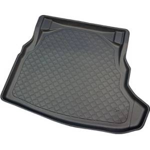CarMart Гумирана стелка за багажник за Mercedes C-Class W205 (2014+) Sedan back seat not leaning forward (not foldable)