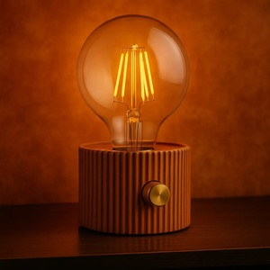  Ретро LED Нощна Лампа с Edison Крушка, Батерия - Топла Амбиентна Светлина за Спалня и Декорация (Retro-Lamp)