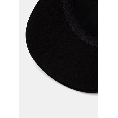 Karl Lagerfeld шапка с козирка дамска с вълна K/AUTOGRAPH (B3W33005)