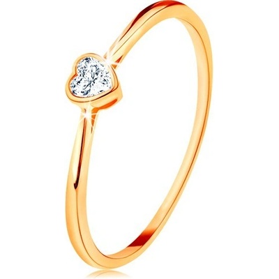 Šperky Eshop Lesklý zlatý prsten čiré zirkonové srdíčko s lesklým lemem S3GG198