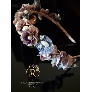 Radi handmade Елегантна диадема с лилави цветя и перли (989)