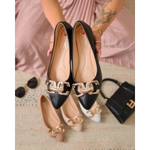 Resti Black women's pointed-toe ballerinas with embellishment on the nose Figgda čierne