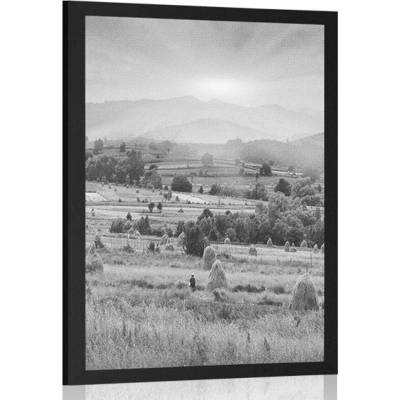 Plakát stohy sena v karpatských horách v černobílém provedení - 40x60 white