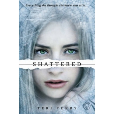 Shattered - Teri Terry