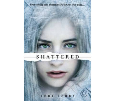 Shattered - Teri Terry