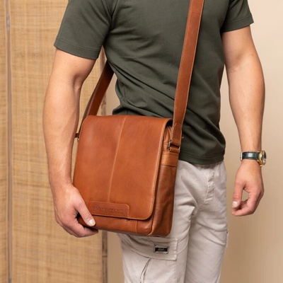 The Chesterfield Brand Raphael koňaková pánska kožená crossbody taška na tablet koňaková