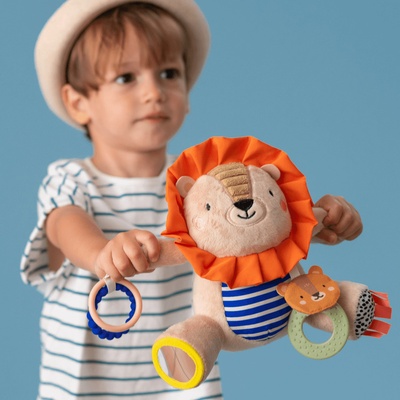 Taf Toys závesný lev Harry s aktivitami
