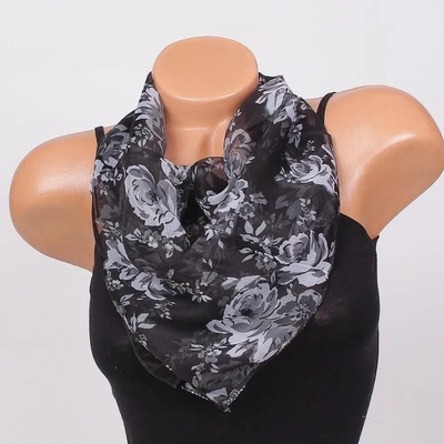 Дамско фишу с рози