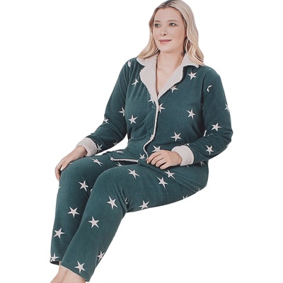 Макси поларена пижама в зелено със звезди и копчета
