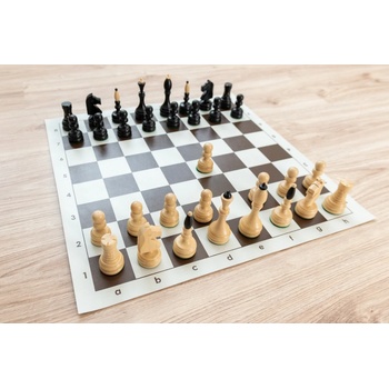 Česká šachová súprava klubovka s hnedou šachovnicou
