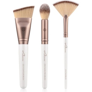 Luvia Cosmetics Highlight & Contour Set комплкет четки с калъф