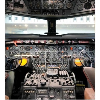 DIMEX ART s. r. o Флизелинов фототапет изглед към пилотската кабина 225 x 250 см