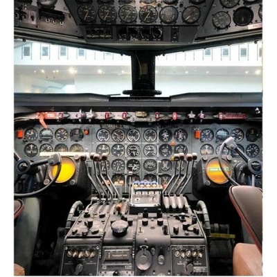 DIMEX ART Флизелинов фототапет изглед към пилотската кабина 225 x 250 см