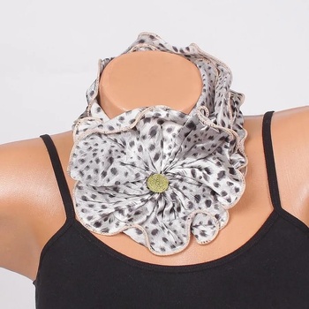 Image 1 of Ефектно фишу-цвете в сиво с черни пръски