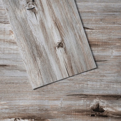 VEVOR Samolepicí vinylové podlahové dlaždice 36" x 6" x 0,62" 36 6 KS – Zboží Dáma