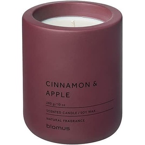 Blomus (Германия) Ароматна свещ BLOMUS FRAGA с аромат Cinnamon & Apple - Ø9 х 11 см - цвят бордо (BLOMUS 66453)
