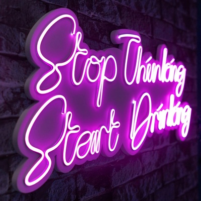 Wallexpert Dekorativní plastové LED osvětlení Stop Thinking Start Drinking - Pink, Růžová