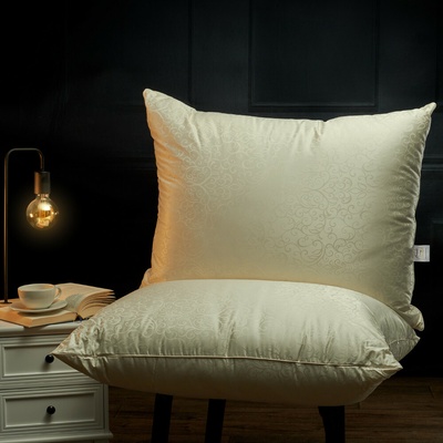 Polštáře a Peřiny.cz Tříkomorový péřový polštář Royal Silk Champagne Vysoký 70x90
