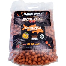 MAGIC WOLF Kŕmne Boilies 5kg 20mm Marhuľa