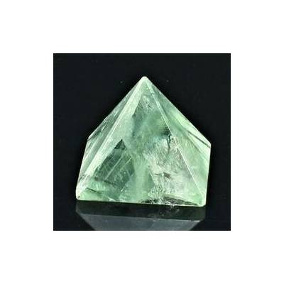 Pyramida fluorit 23 mm