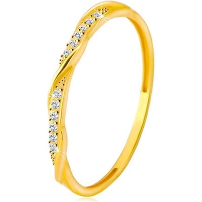 Šperky Eshop Prsten ze žlutého zlata čirá zirkonová kontura protkaná lesklou a hladkou linií GG73