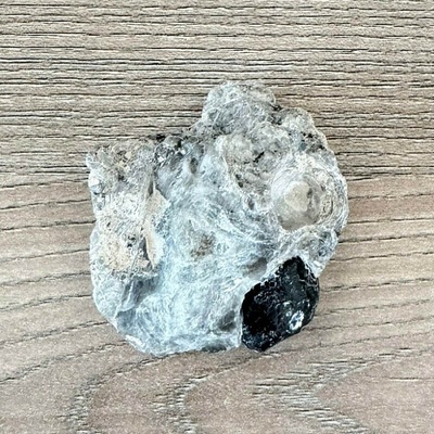 Nefertitis Obsidián Apačská slza v matrixu USA 32 NF64404 - cca 1,6 cm, 41,5 g