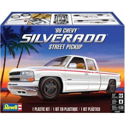 Revell Monogram/ 1999 Chevy Silverado Custom Pickup 1:25