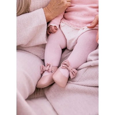 Mayoral Пантофки панделка в бледорозов цвят за новородено момиче Mayoral