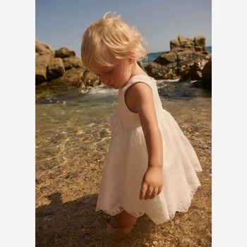 Abel & Lula Нежна бяла рокля за бебе момиче с цветя и бродерии Abel&Lula