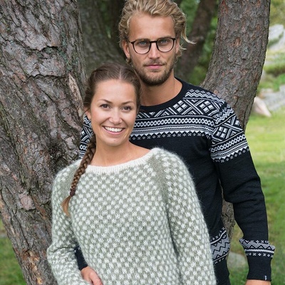 Norský svetr Vrikke Hovden tmavě šedá