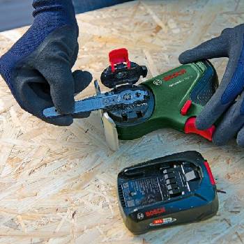 Image 1 of Bosch UniversalCut 18V-65 (06033D5202)