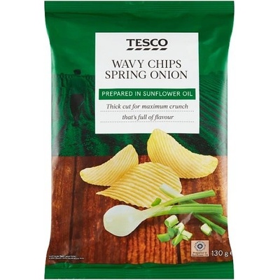 Tesco Bramborové lupínky smažené s příchutí jarní cibulky 130 g