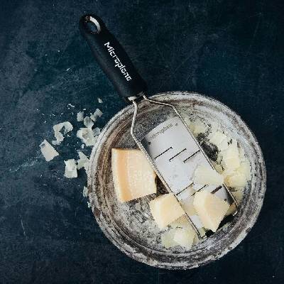 Strúhadlo Gourmet Raspel Strúhadlo Microplane, čierne (227701065)