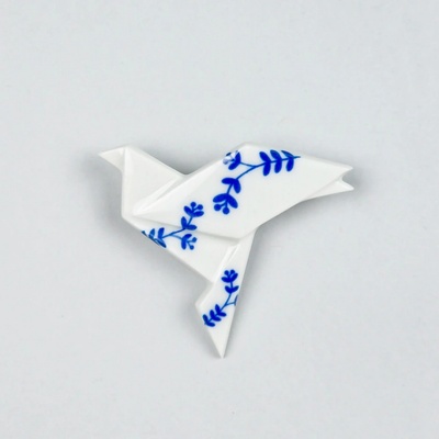 Porcelánová pin brožka Holubice Folklor