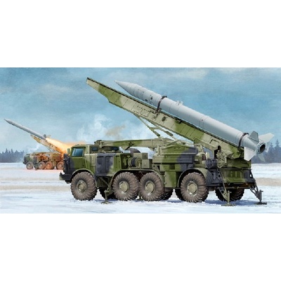Trumpeter Russian 9P113 TEL w/9M21 Rocket of 9K52 Luna-M Short-range artillery 1:35