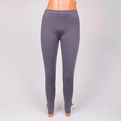 Еластичен клин в сив цвят, декориран със сатенени панделки