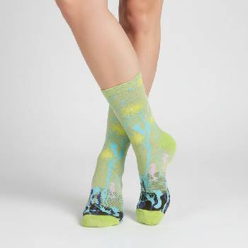 Светлозелени чорапи с морско конче