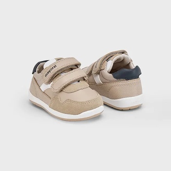 Mayoral Кецове за бебе момче в цвят пясък с велкро-лепенки Майорал