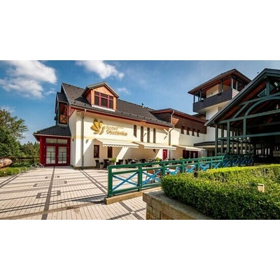 Pobyt se snídaní či polopenzí a volným vstupem do wellness v malebném hotelu Studánka**** pro 2 osoby