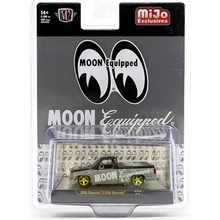 M2 Machines Chevrolet C1500 Silverado Moon Equipped 1990 1:64