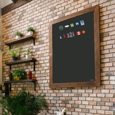 Toptabule.sk Čierna tabuľa na magnetky v rustikálnom ráme 150 x 100 cm