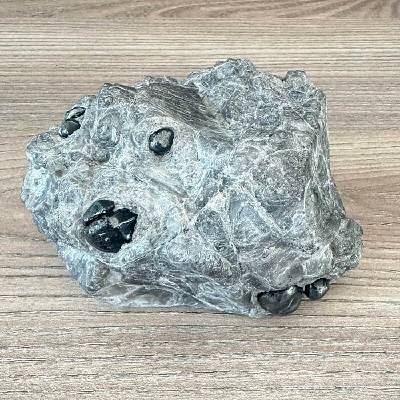 Nefertitis Obsidián Apačská slza v matrixu USA 63 NF64475 - cca 1,5 cm, 634 g