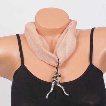 Image 1 of Нежно фишу-колие в бежово с ефектни сърца-висулки