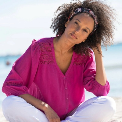 Halenka s výstřihem do V a macramé purpurová – Zbozi.Blesk.cz