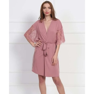 Нежен дамски халат в пастелно-розов цвят с дантела