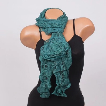 Image 1 of Дантелен шал в петролено-зелено с роза
